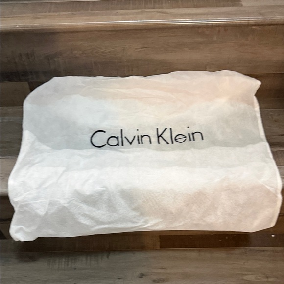 Calvin Klein Red Leather Shoulder Bag - Picture 7 of 7